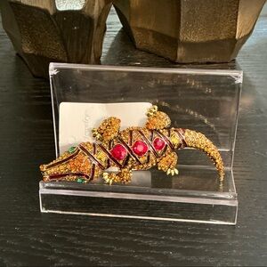 NEW Fashion -Elegant Gold and Red Alligator Brooch
